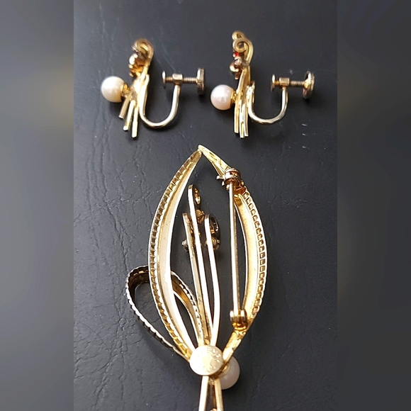 Emby Brooch and Earrings, 40's Brooch and Earring Set, Gold Over Sterling Silver - Picture 6 of 9